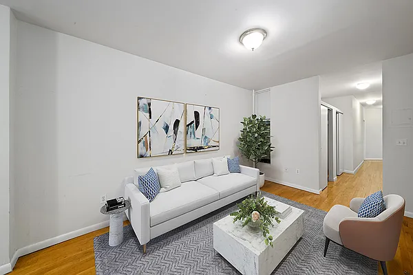 Rented by Domus Realty | media 11