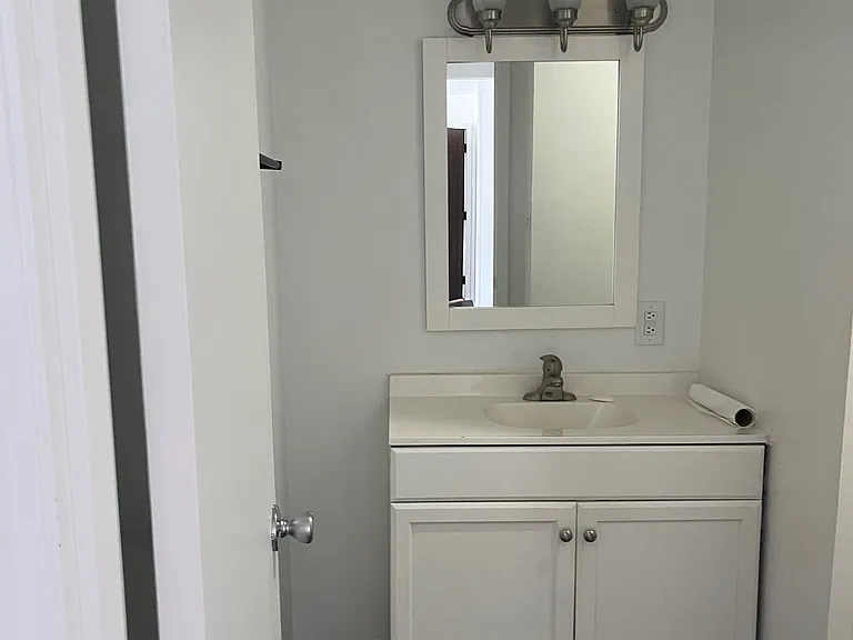 499 Ivy Ln #15 — Photo 6