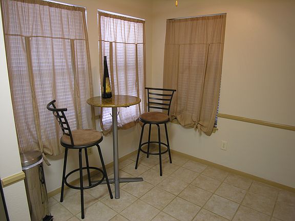 5th image of 1415 River Oak Dr