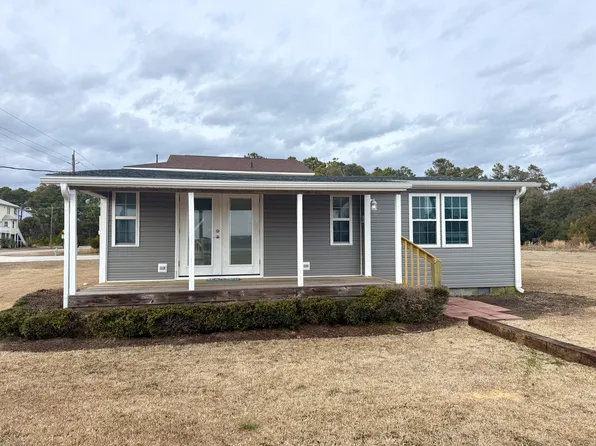 334 Grandview Dr, Sneads Ferry, NC 28460