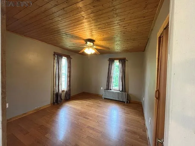 378 Locust St — Photo 9