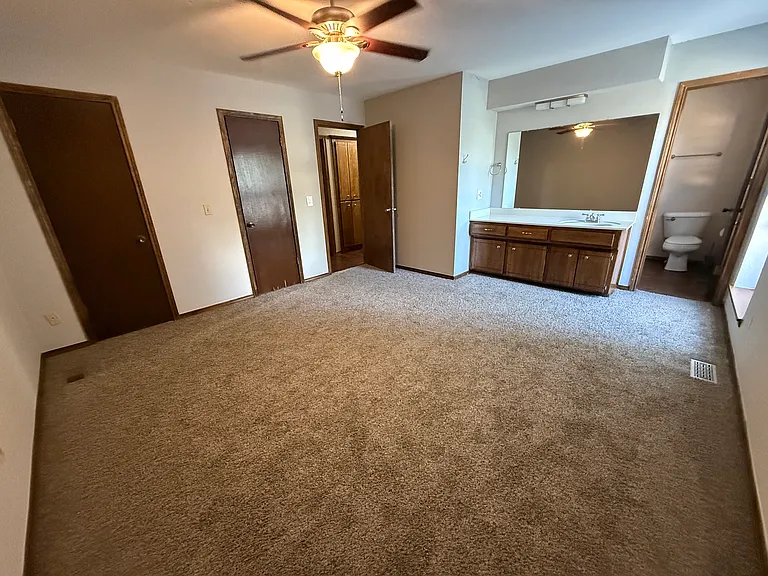 204 Redbud St — Photo 15