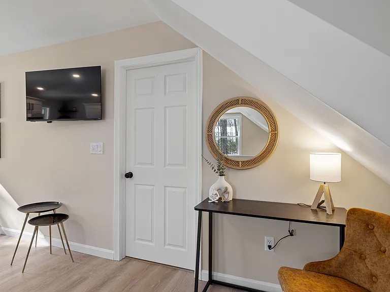 23 Deer St #B — Photo 8