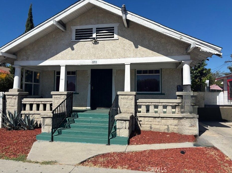 1st image of 837 W Gage Ave