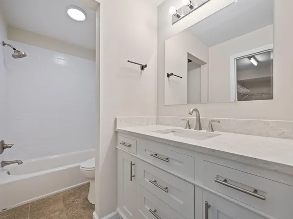 1031 Nicholwood Dr APT 205, Raleigh, NC 27605