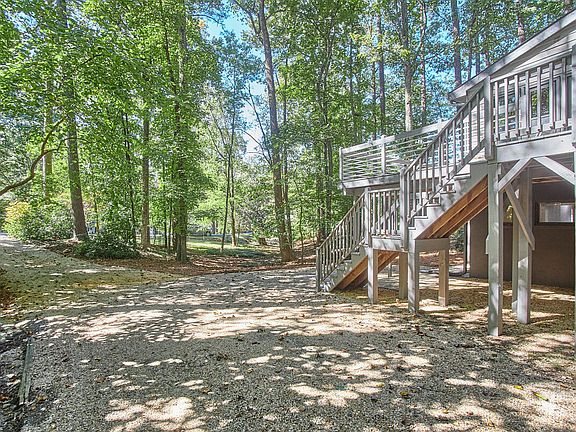 3rd image of 2704 Oberlin Dr