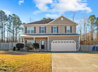 115 Amberwine Cir, Richlands, NC 28574
