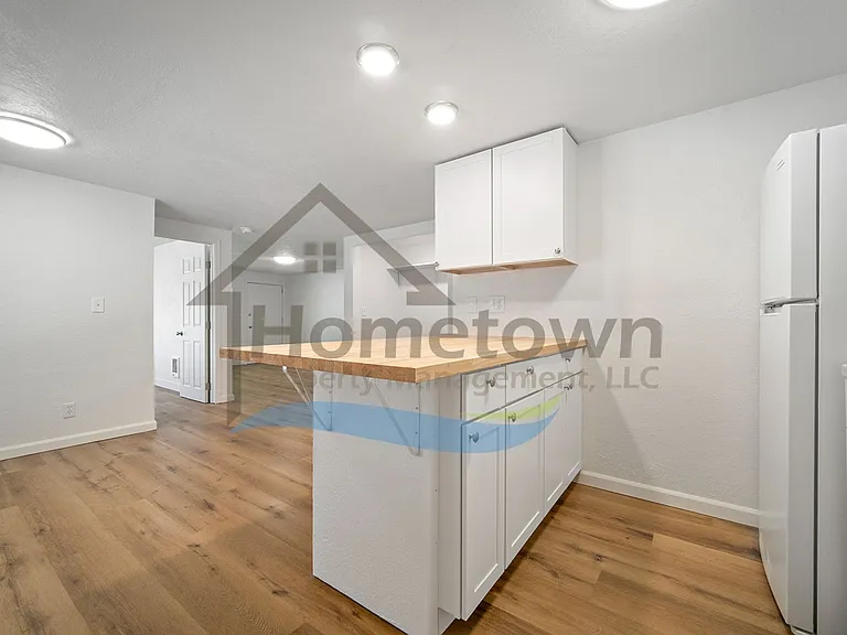 104 E 15th Ave — Photo 12