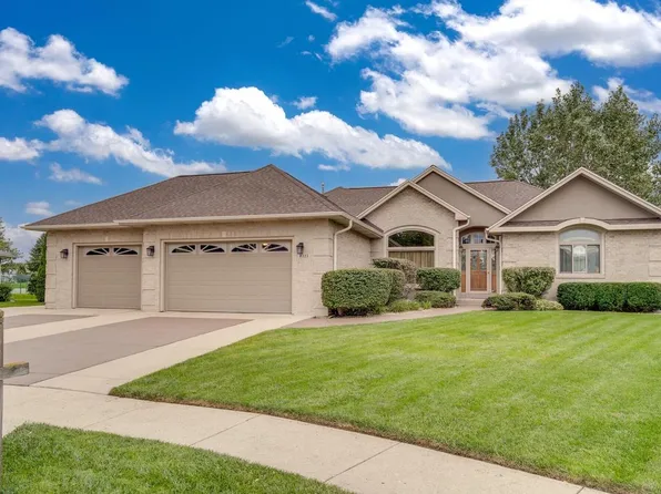 8223 68th AVENUE, Kenosha, WI 53142