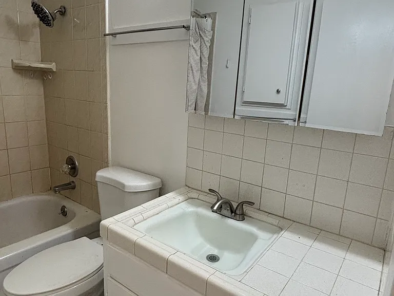 85 Kent Ct #21 — Photo 16
