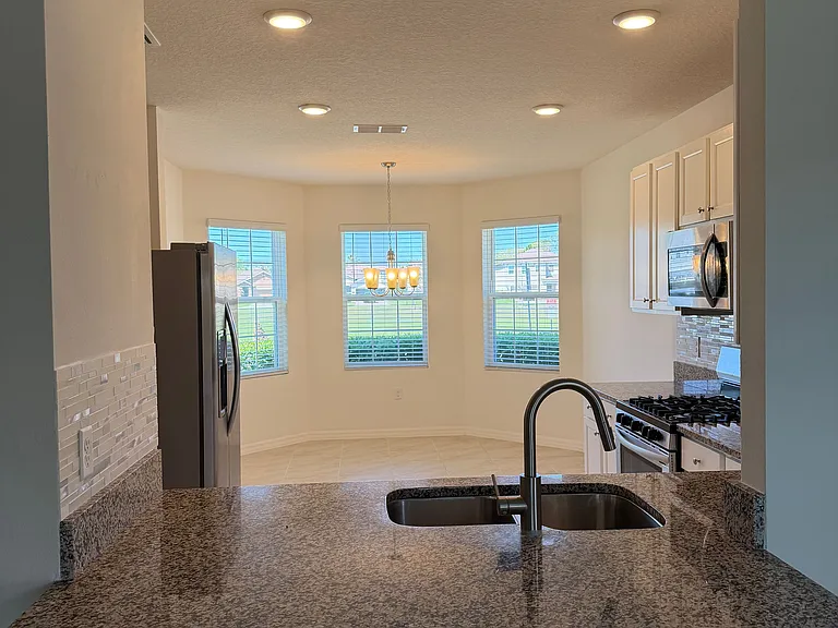 327 Lazio Cir — Photo 6