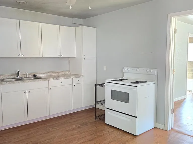 1103 N Carrizo St #B — Photo 4