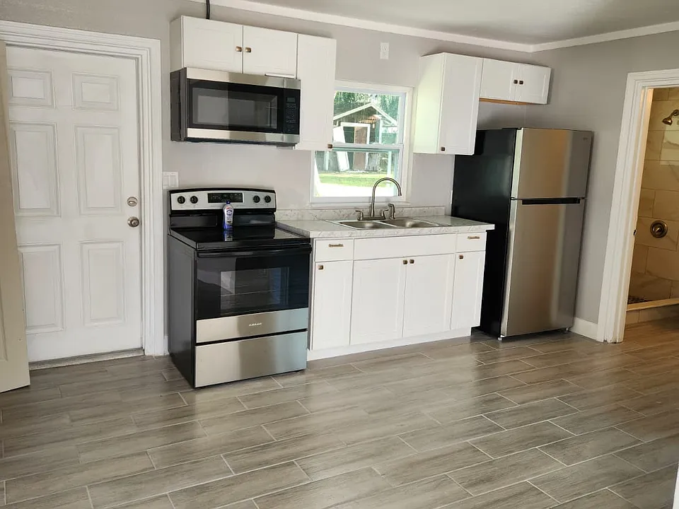 1104 W Hall St #1110