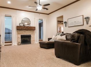 912 SW 14th St, Moore, OK 73160