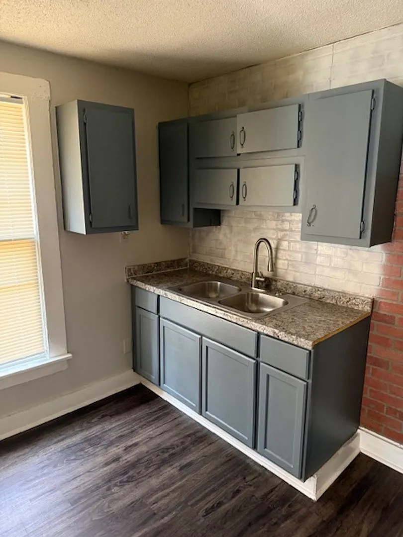 Great Property in quite Neighborhood — Photo 2