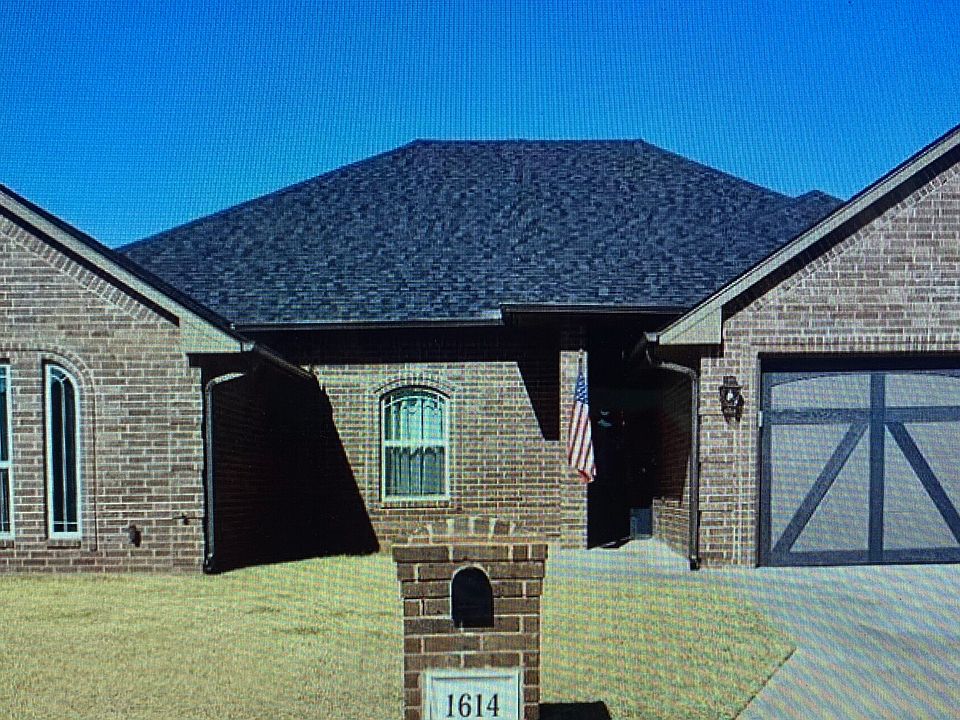 1st image of 1614 NE White Rock Dr