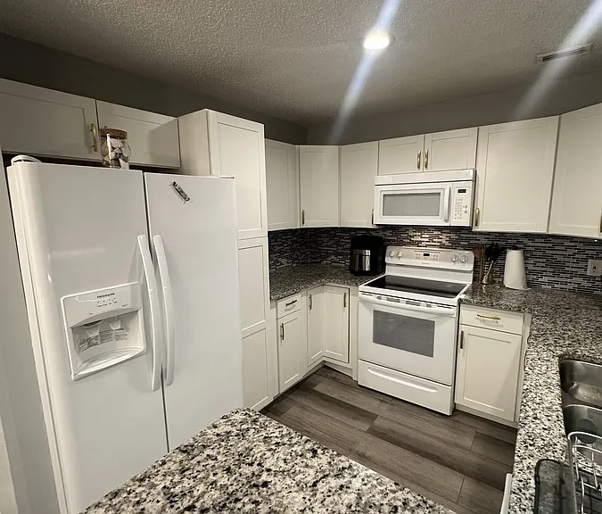 3816 Cortez Dr #D — Photo 11