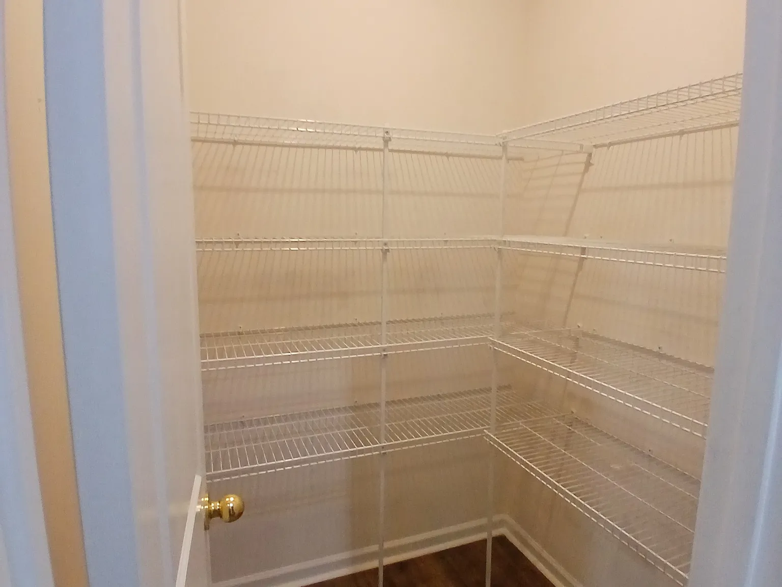 4 bed, 3108 sqft, $2,750 — Photo 2