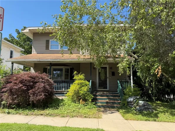 49 Park Ave, Auburn, NY 13021
