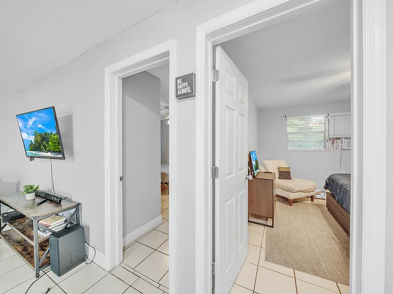 626 SW 14th Ave #205 — Photo 13