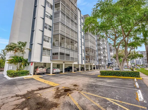 300 Diplomat Pkwy APT 606, Hallandale Beach, FL 33009