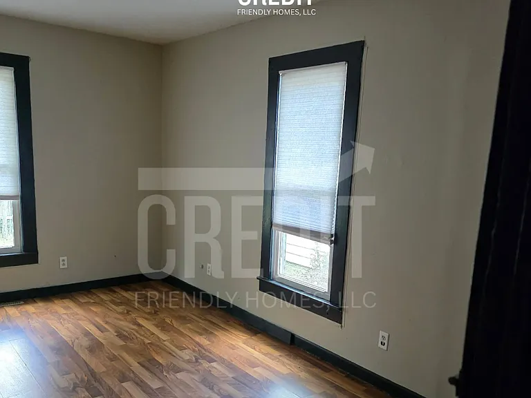 10 Cedar St — Photo 8