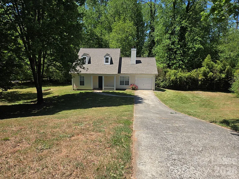 437 Cedarcroft Dr — Photo 2