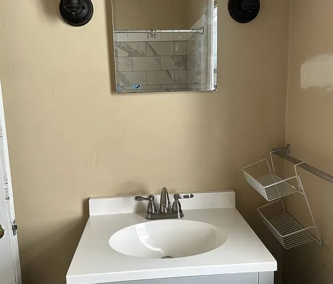 40-42 Hickok Pl #3 — Photo 9