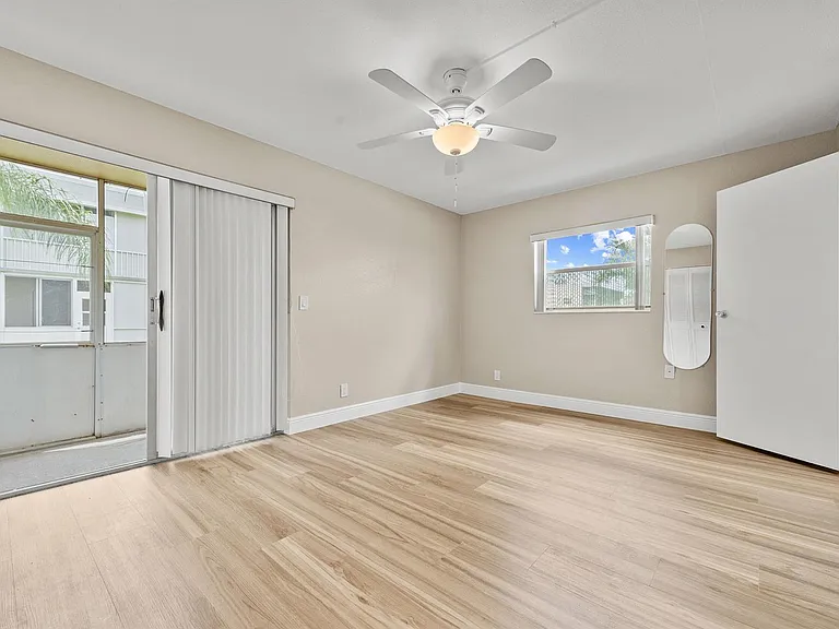 723 Flanders Dr #P — Photo 29