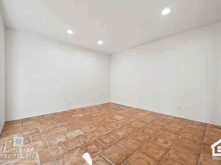 424 La Quinta Ln — Photo 25