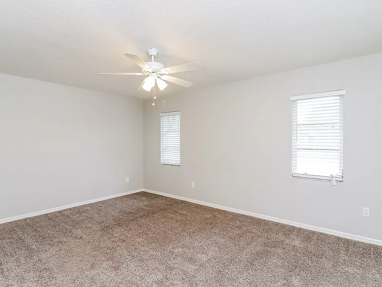 2821 Logsdon St — Photo 8