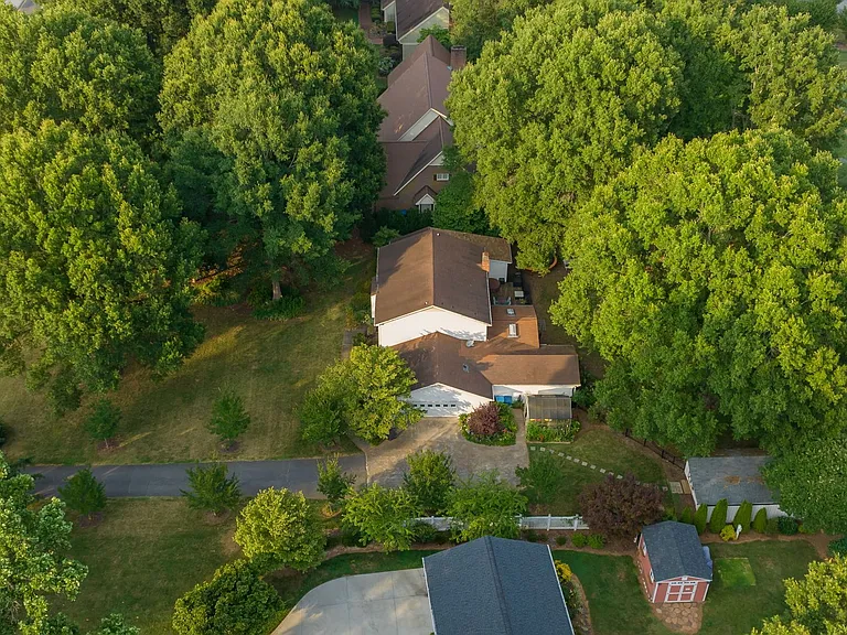 223 Ivy Cir — Photo 67