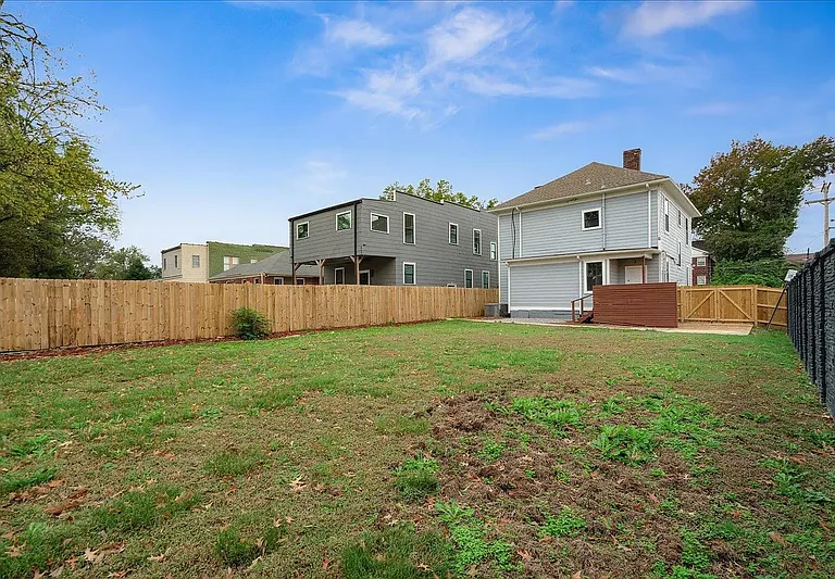 156 N Tucker St — Photo 26