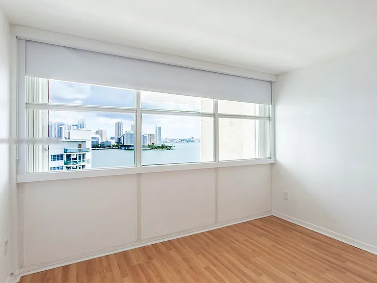 1420 Brickell Bay Dr #1604 — Photo 8