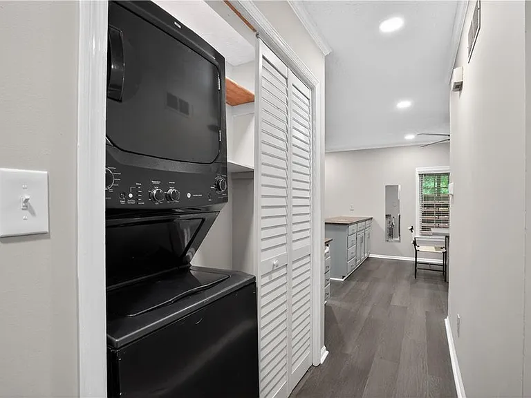 105 Glen Acres Ct — Photo 3
