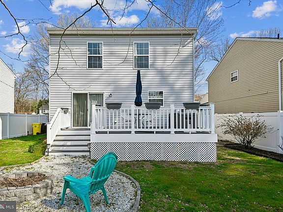 3rd image of 1237A Juniper St