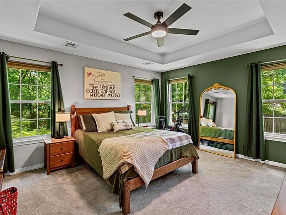 3rd image of 25 Overton Dr