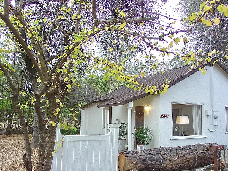 Jewell Ln — Photo 1