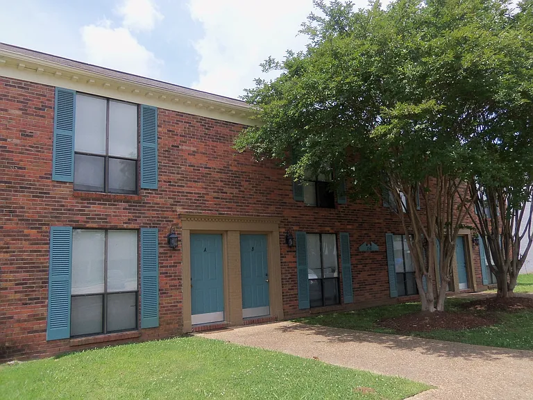 Spruill Townhomes I — Photo 1