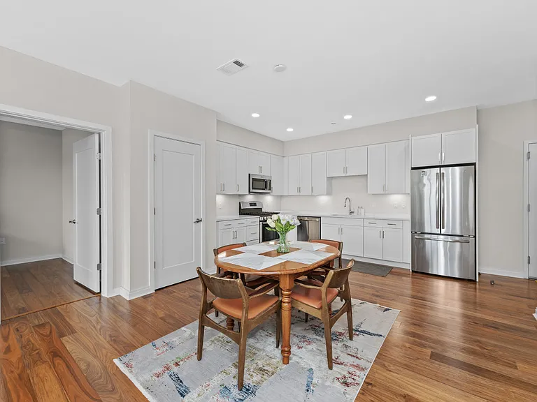 3531 Washington St #417 — Photo 4