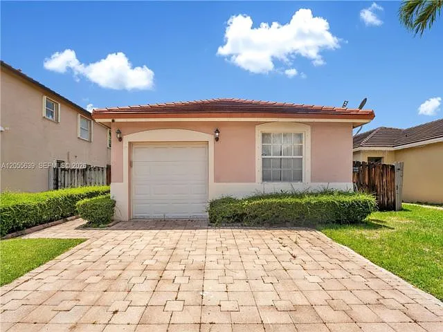 3 bed, 2.0 bath, 1348 sqft, $3,440 — Photo 1