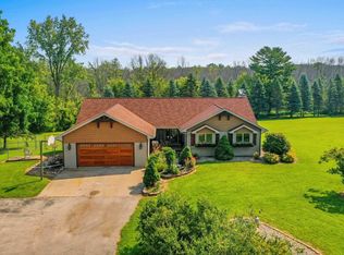 N6502 Twelve Corners Rd, Black Creek, WI 54106