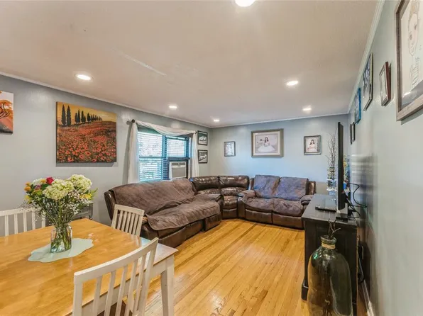 217-22 73rd Avenue image 4 of 17