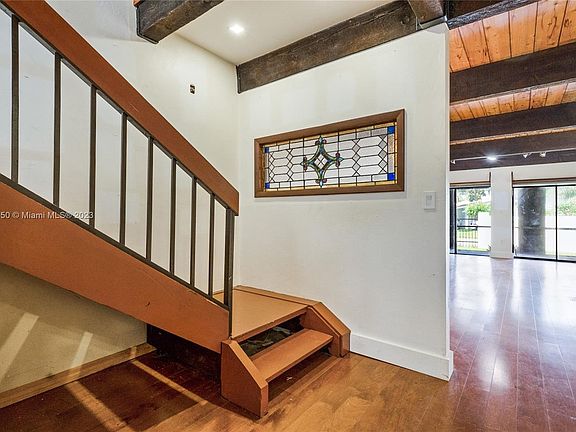 5th image of 19436 NE 26th Ave APT 84B