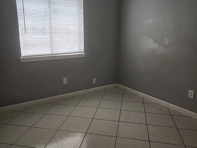 7904 Whitewater Ct — Photo 10