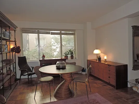 Rented by essential NEW YORK Real Estate | media 14