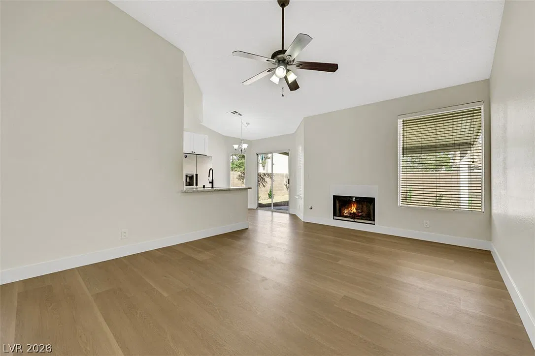 3 bed, 2.0 bath, 1154 sqft, $2,000 — Photo 4