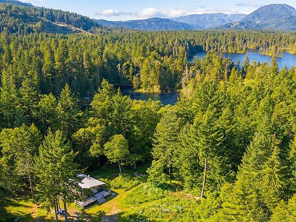 2nd image of 2740 Lakeview Rd