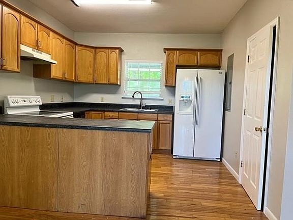 4th image of 2717 Masterson Ln