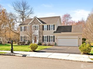 17 Dogwood Ln, Hamilton, NJ 08690